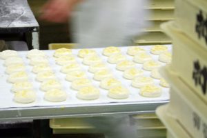 村岡総本舗 工場